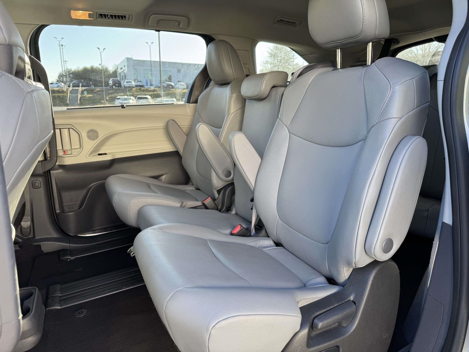2024 Toyota Sienna XLE 8 Passenger