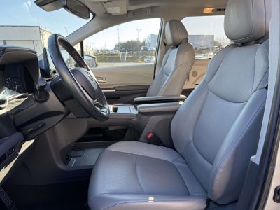 2024 Toyota Sienna XLE 8 Passenger