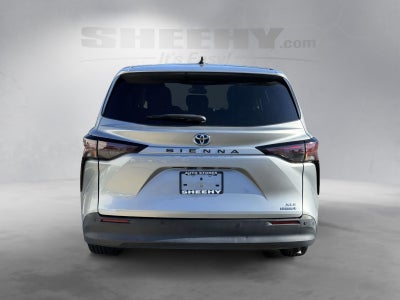 2023 Toyota Sienna XLE 8 Passenger