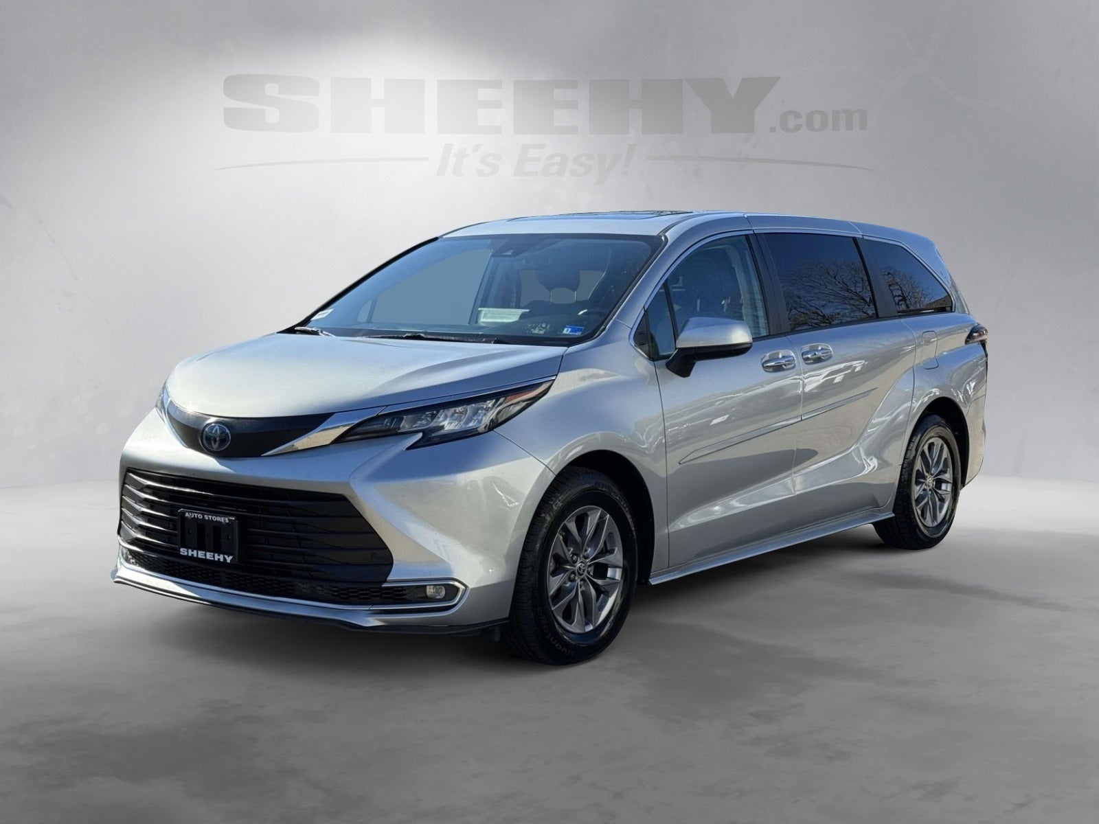 2023 Toyota Sienna XLE 8 Passenger