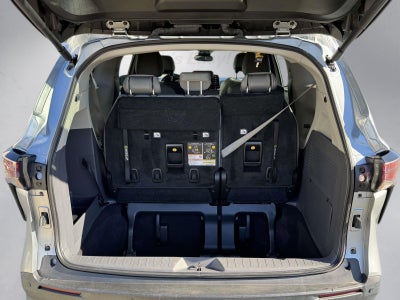 2023 Toyota Sienna XLE 8 Passenger