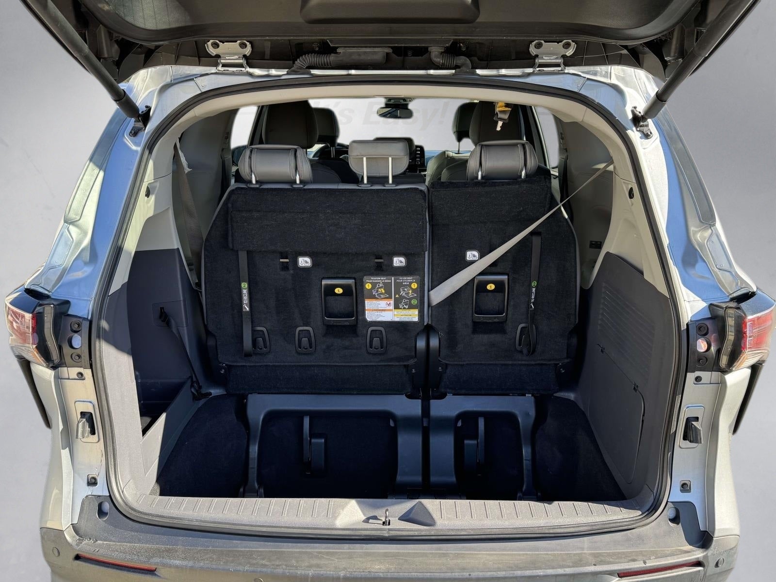 2023 Toyota Sienna XLE 8 Passenger