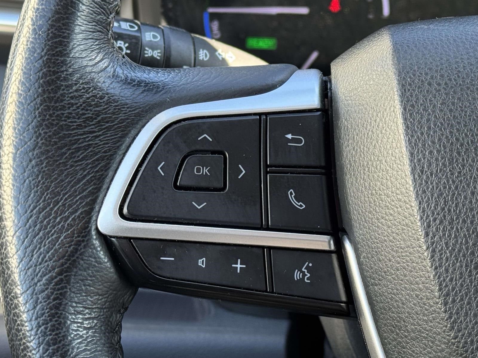 2023 Toyota Sienna XLE 8 Passenger