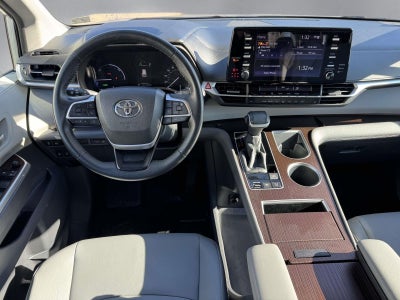 2023 Toyota Sienna XLE 8 Passenger