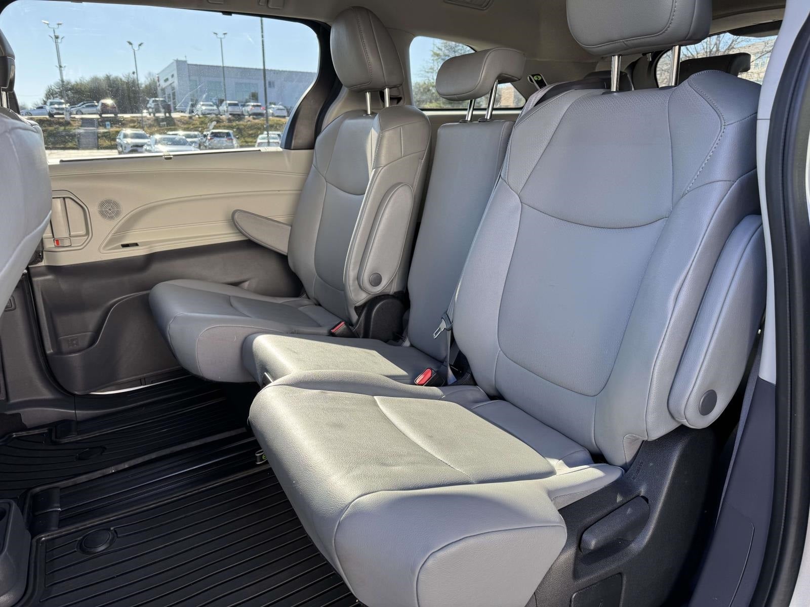 2023 Toyota Sienna XLE 8 Passenger