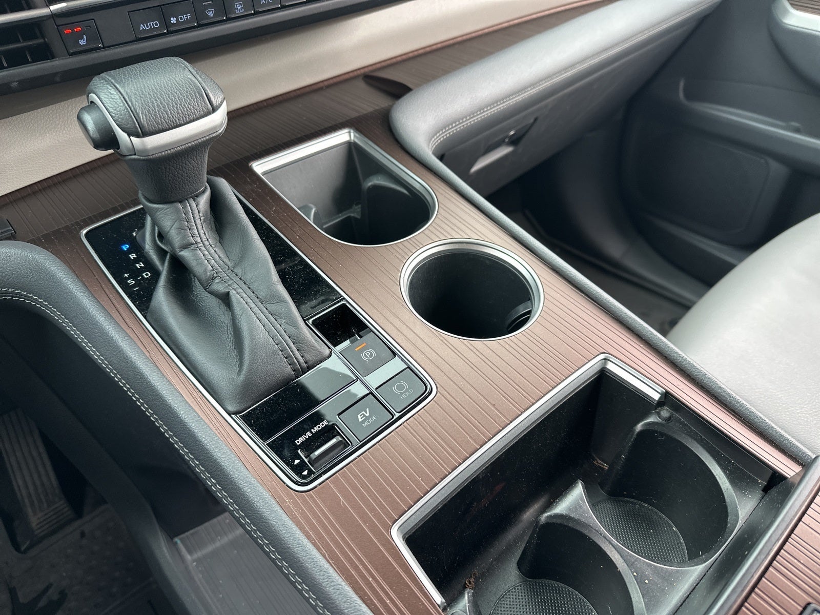 2022 Toyota Sienna XLE HYBRID 7 Passenger