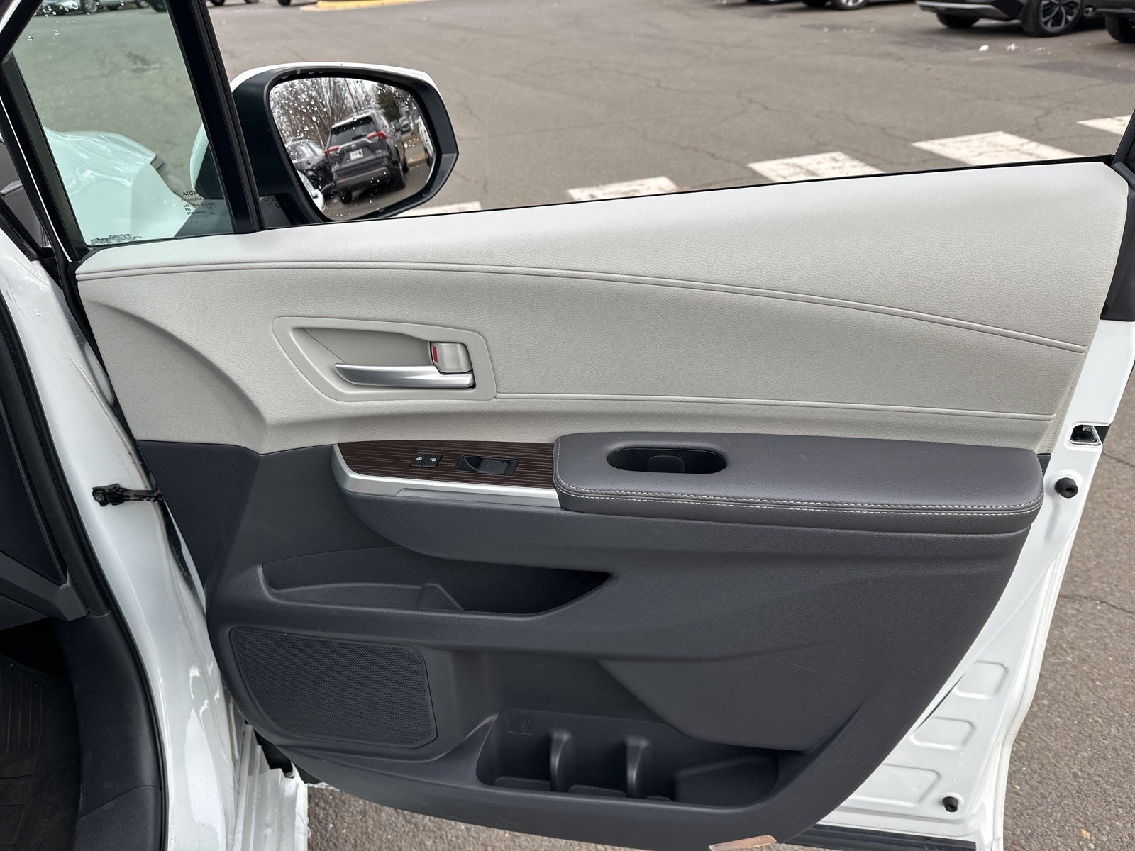 2022 Toyota Sienna XLE HYBRID 7 Passenger