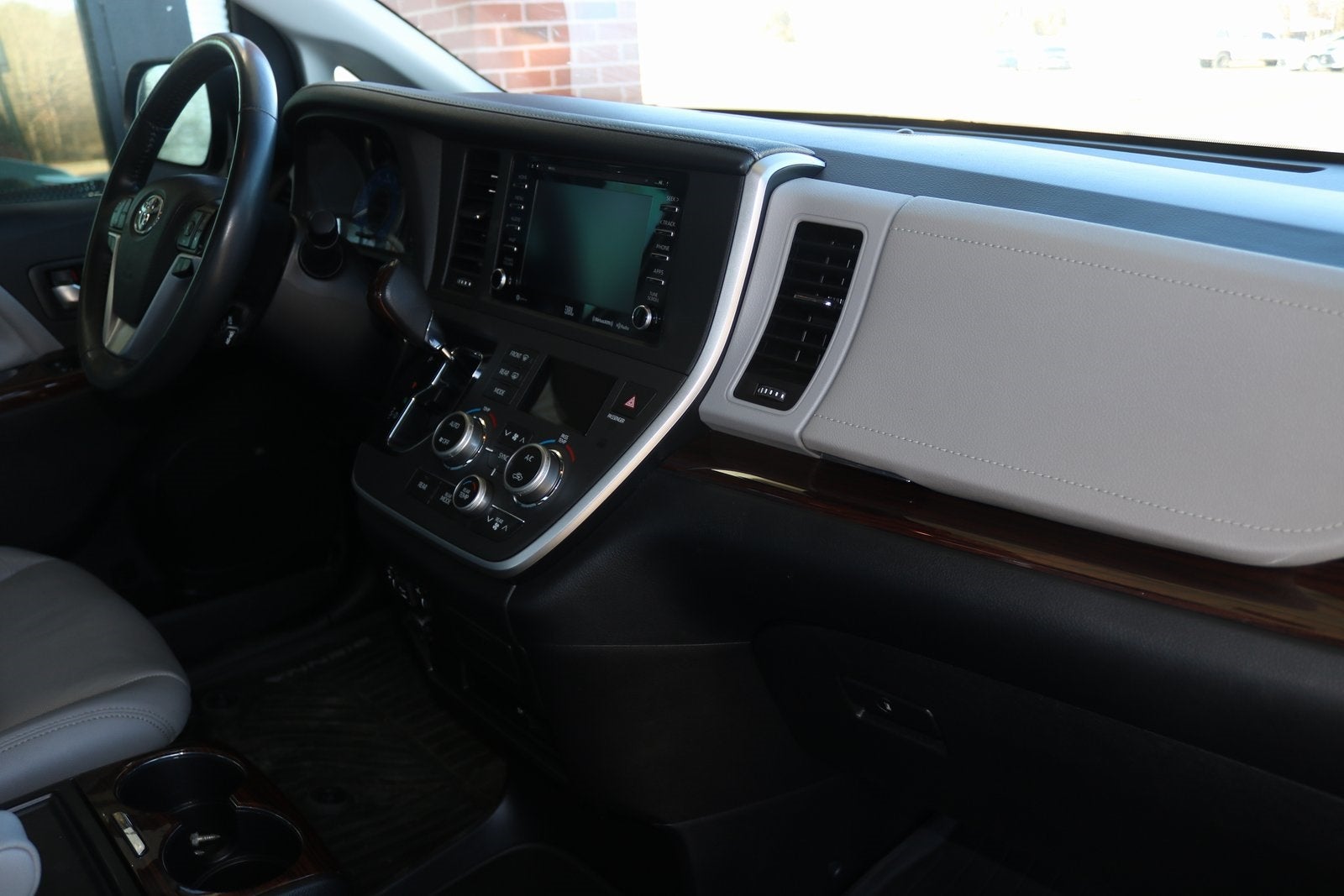 2020 Toyota Sienna Limited Premium 7 Passenger