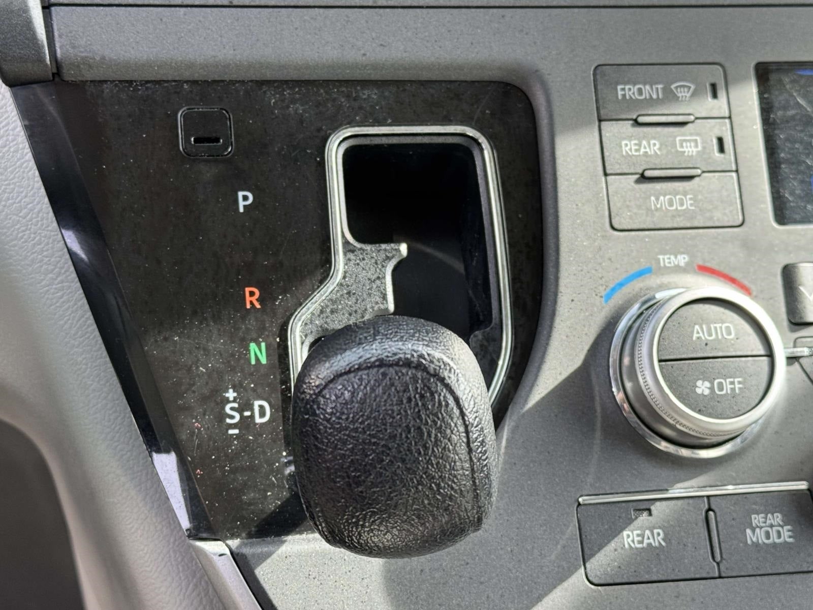 2020 Toyota Sienna L 7 Passenger