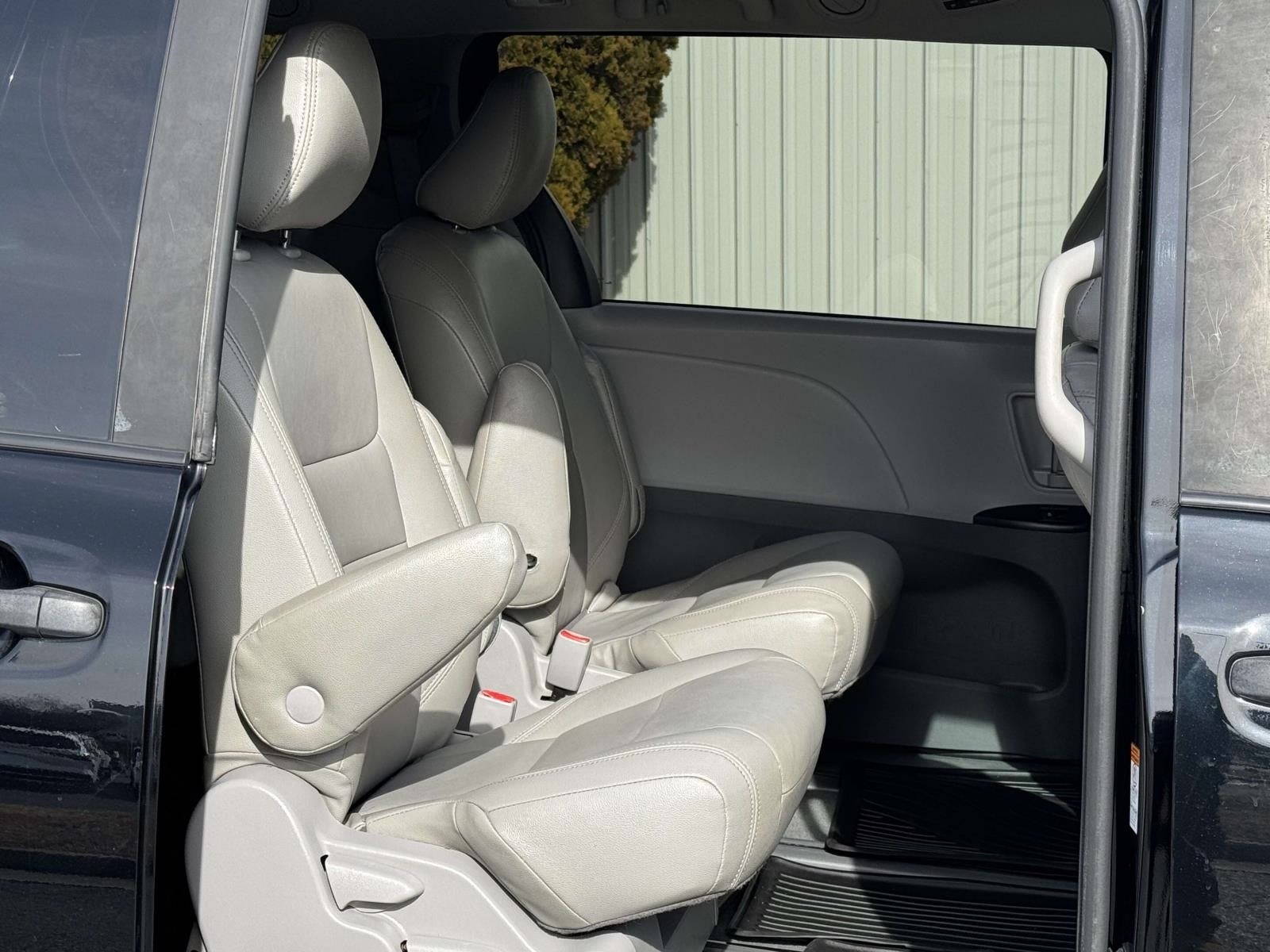 2020 Toyota Sienna L 7 Passenger