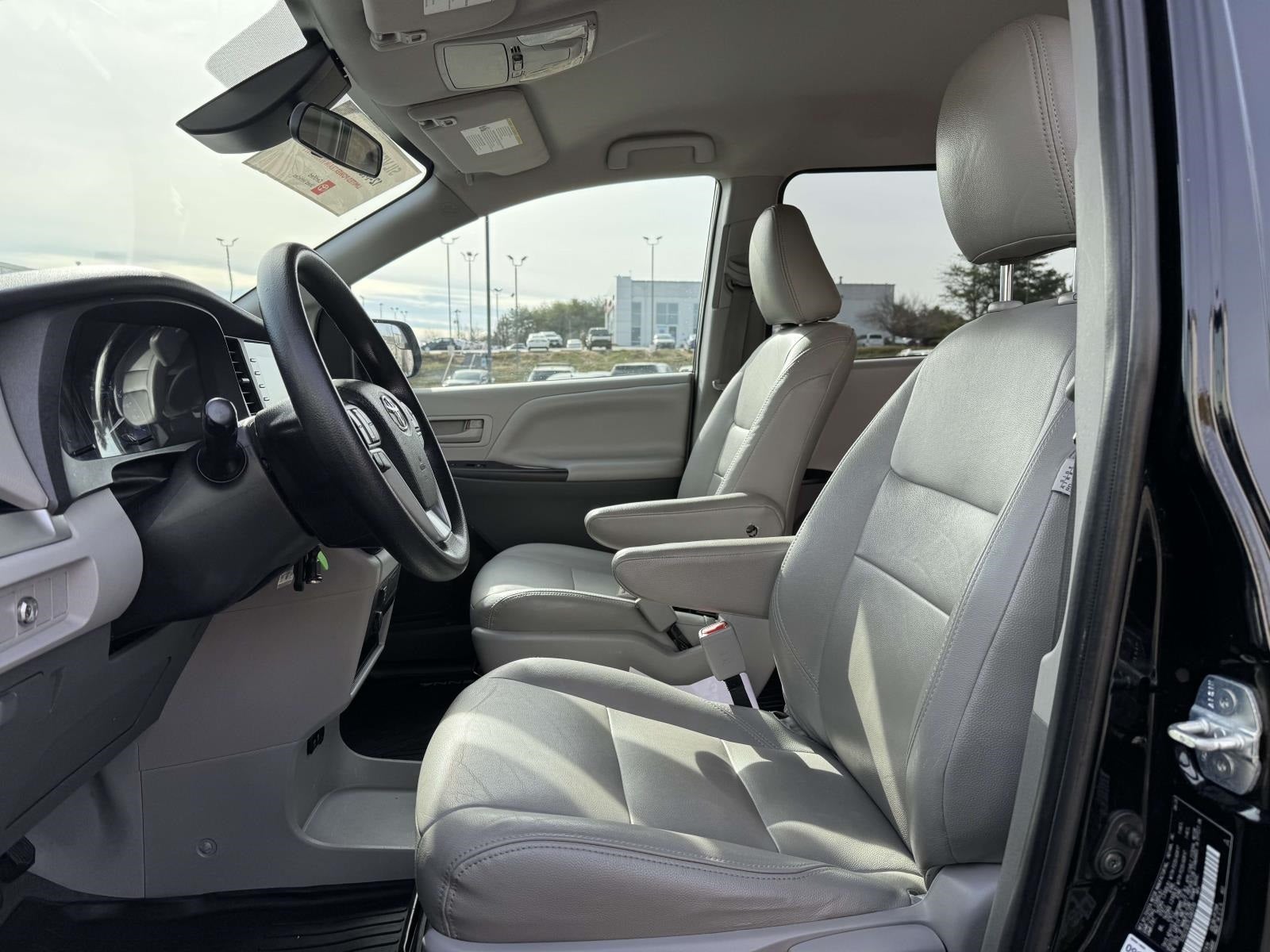 2020 Toyota Sienna L 7 Passenger