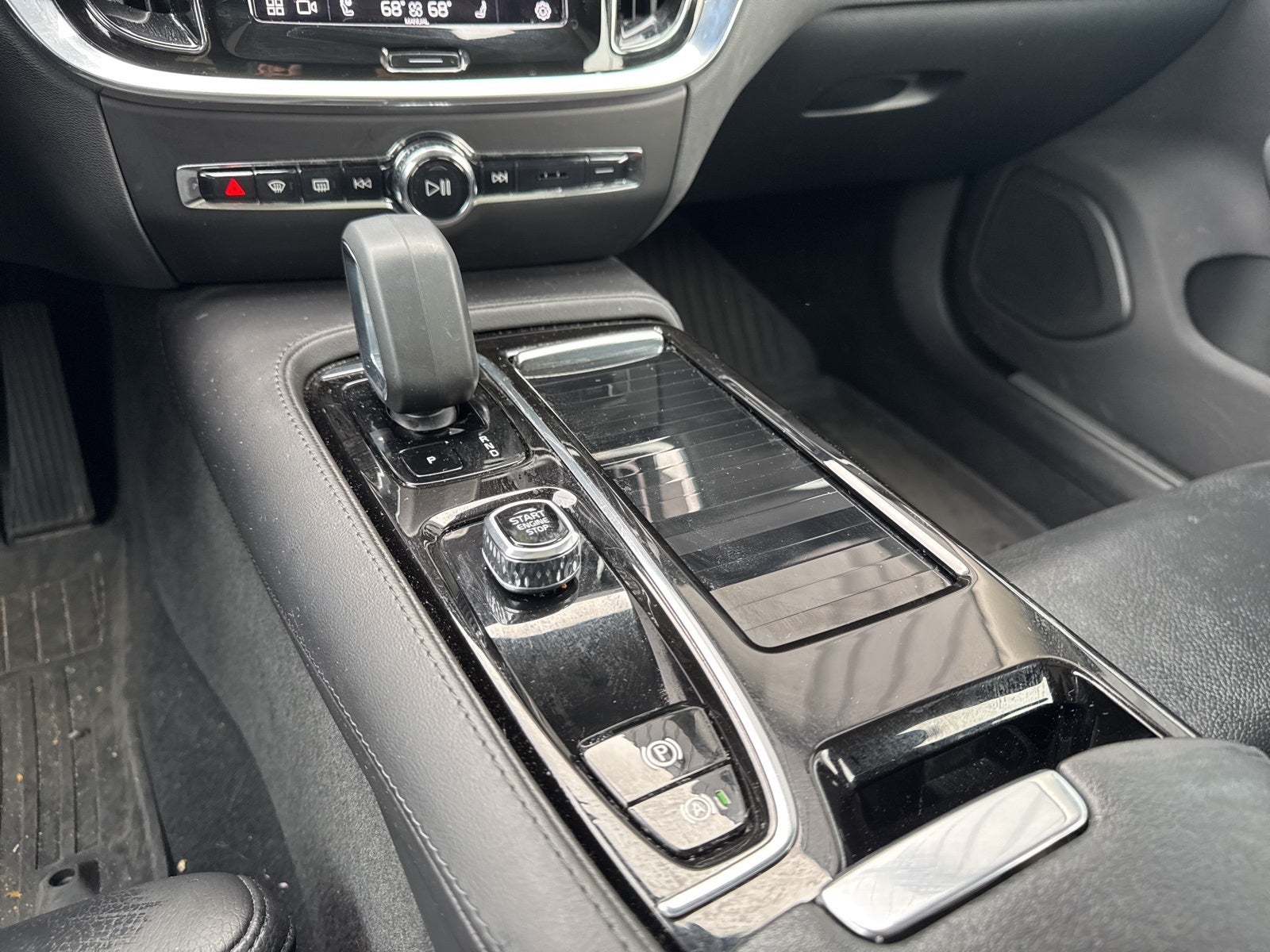 2023 Volvo S60 Recharge Plug-In Hybrid Ultimate