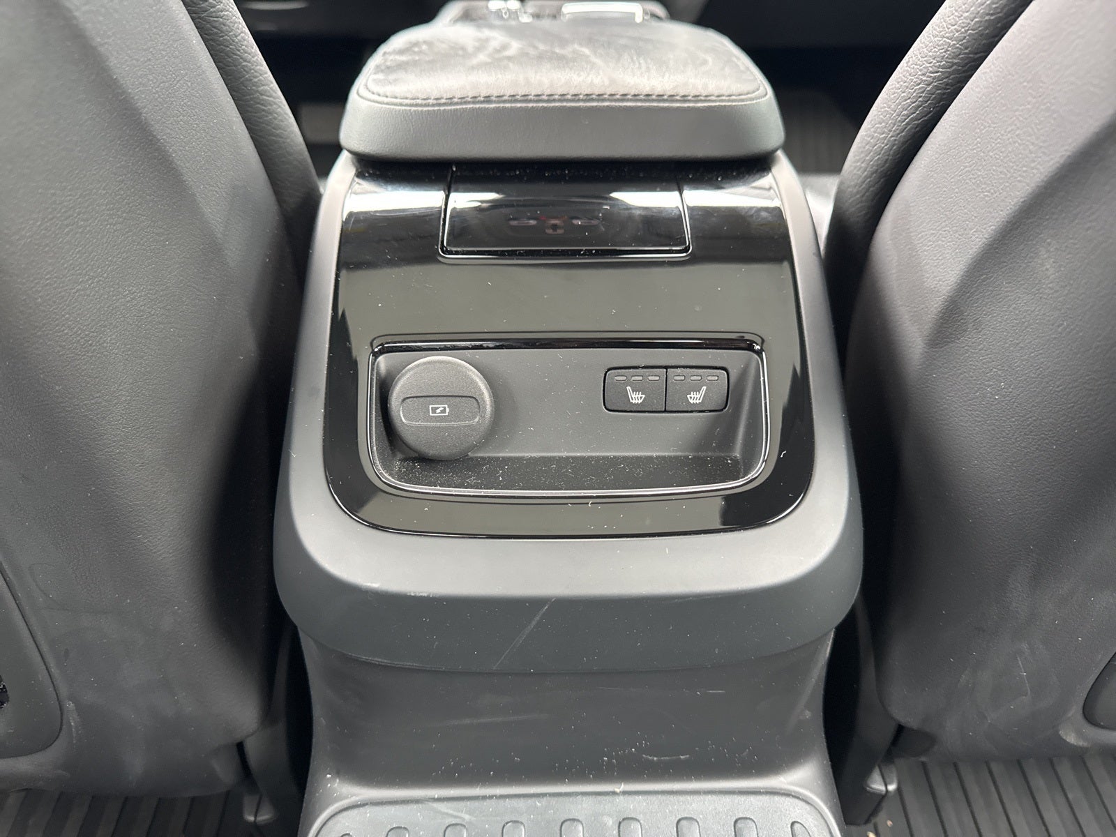 2023 Volvo S60 Recharge Plug-In Hybrid Ultimate