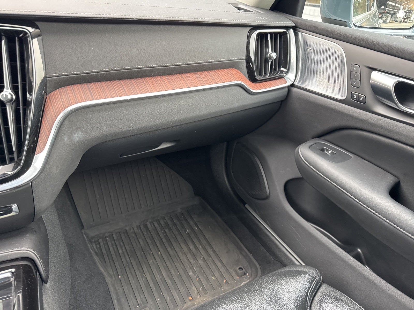 2023 Volvo S60 Recharge Plug-In Hybrid Ultimate