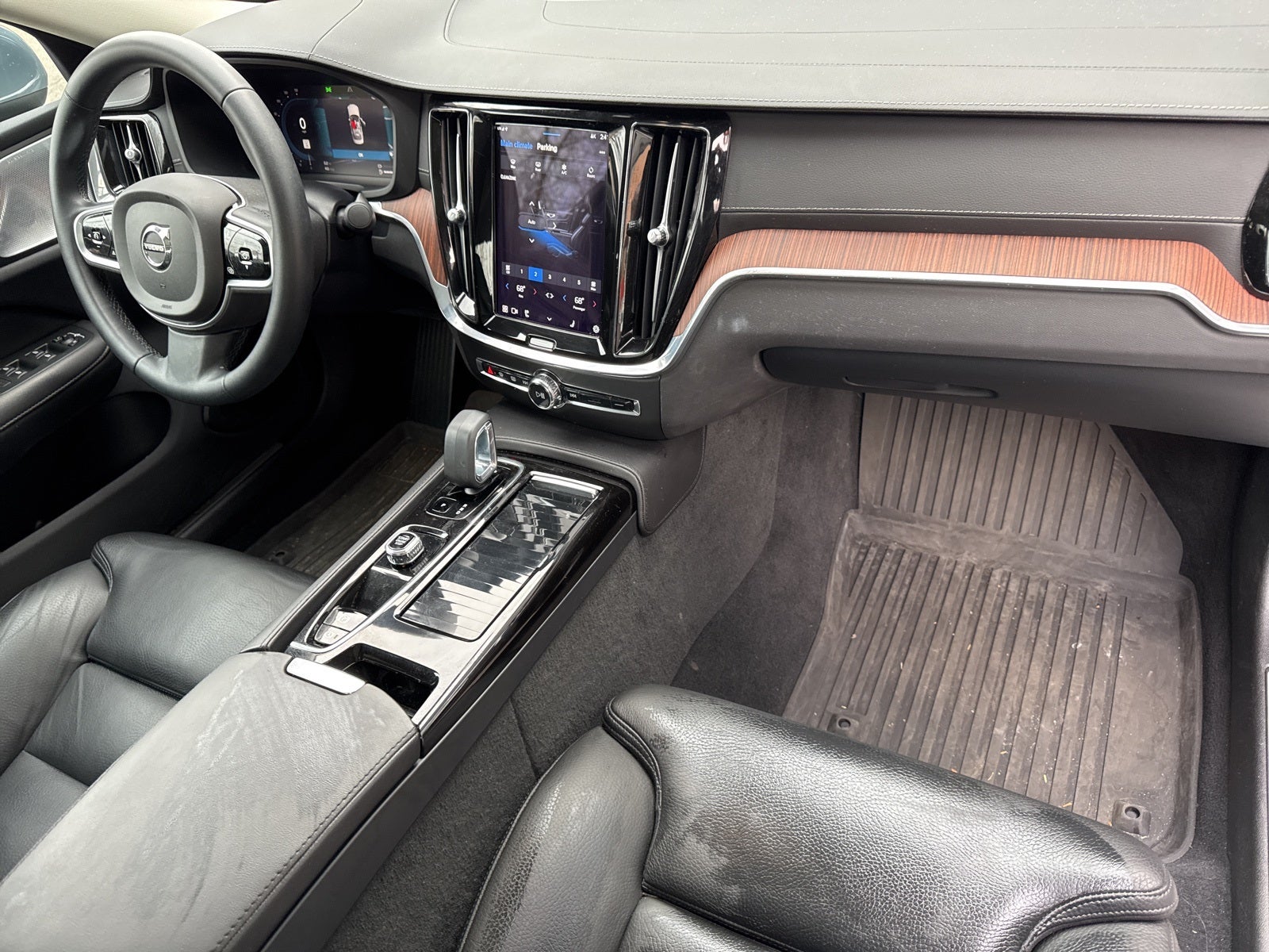 2023 Volvo S60 Recharge Plug-In Hybrid Ultimate