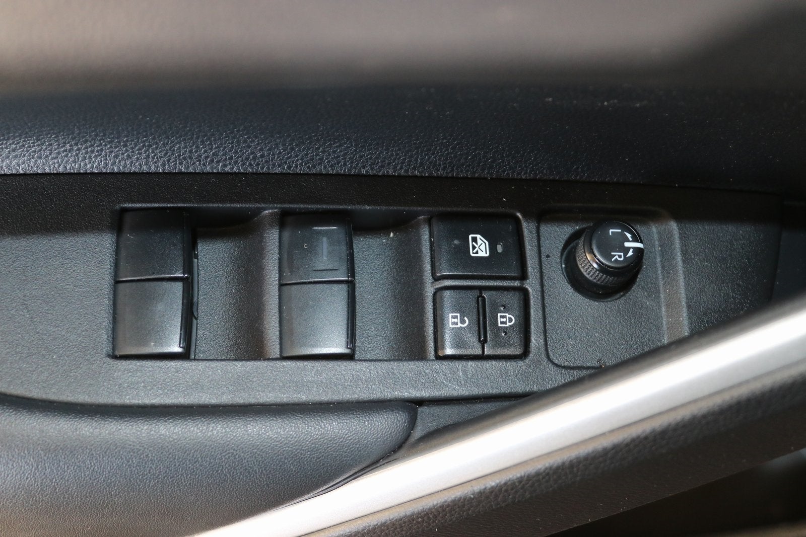 2024 Toyota Corolla Cross Hybrid SE