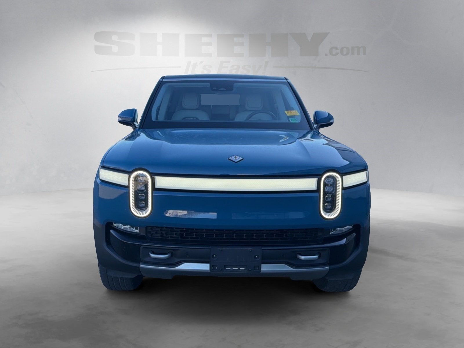 2024 Rivian R1S Adventure Dual-Motor Large