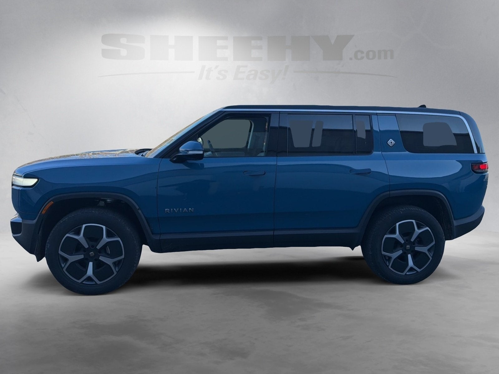 2024 Rivian R1S Adventure Dual-Motor Large