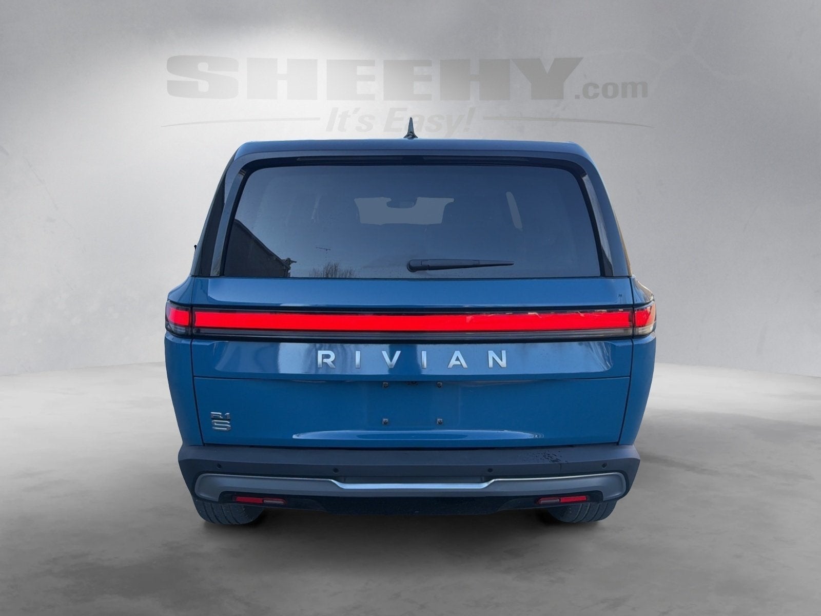 2024 Rivian R1S Adventure Dual-Motor Large