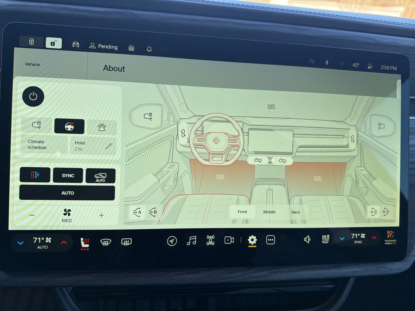 2024 Rivian R1S Adventure Dual-Motor Large