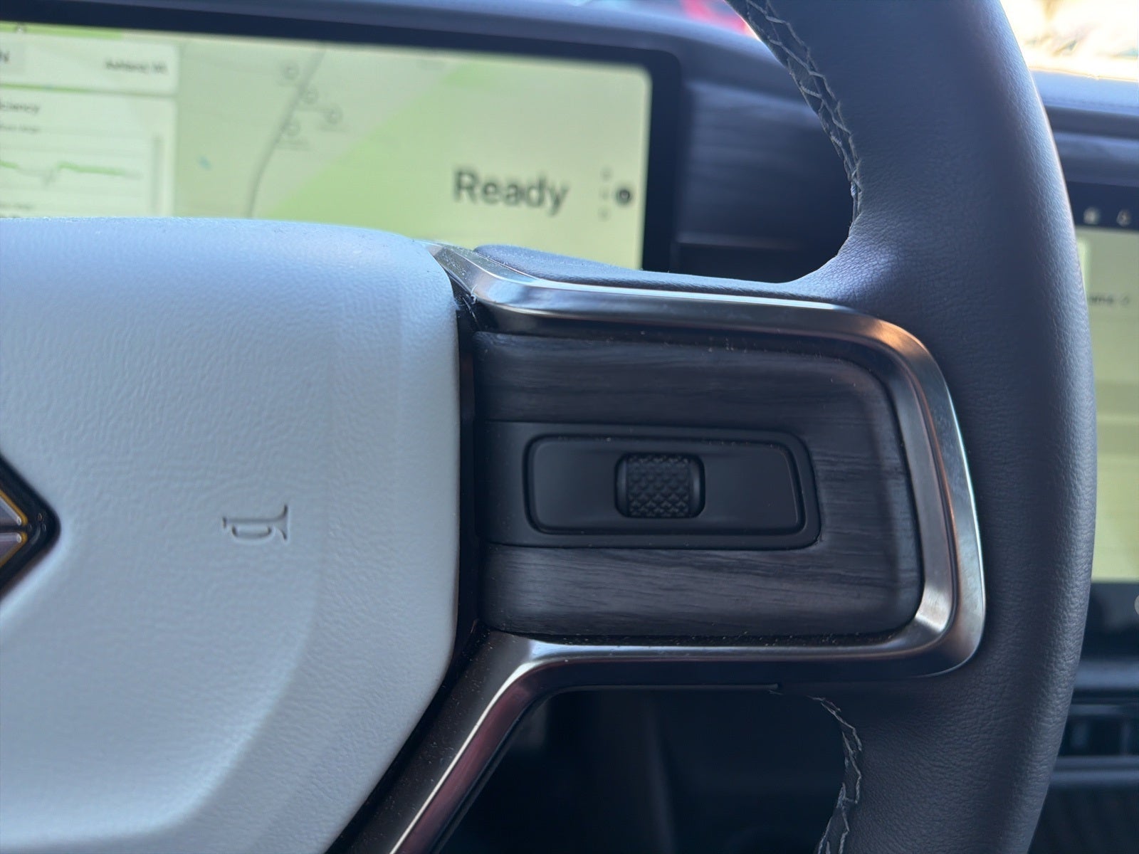 2024 Rivian R1S Adventure Dual-Motor Large