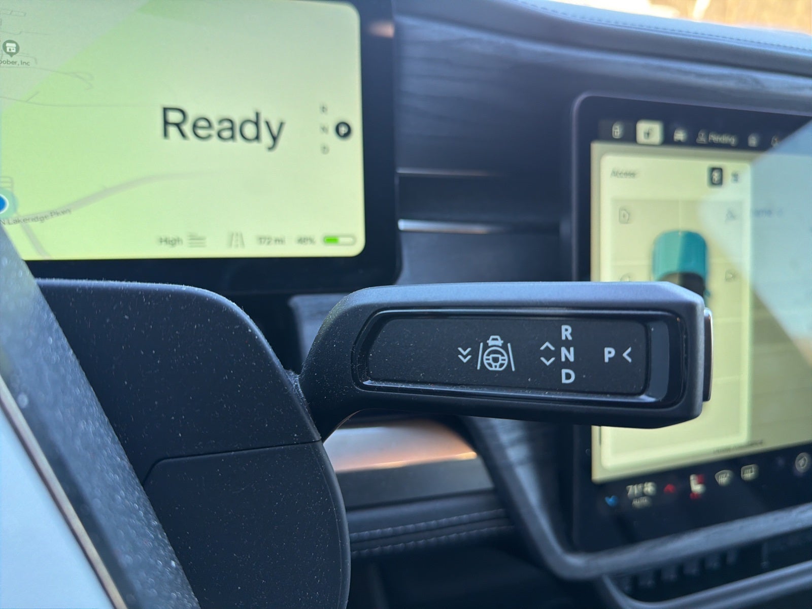 2024 Rivian R1S Adventure Dual-Motor Large