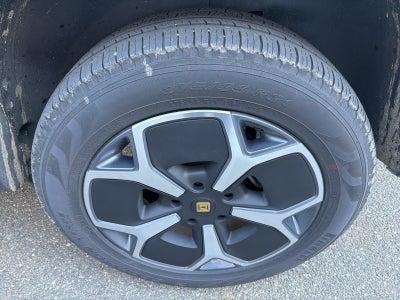 2024 Rivian R1S Adventure Dual-Motor Large