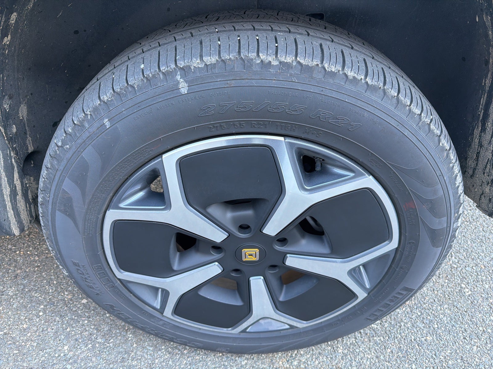 2024 Rivian R1S Adventure Dual-Motor Large