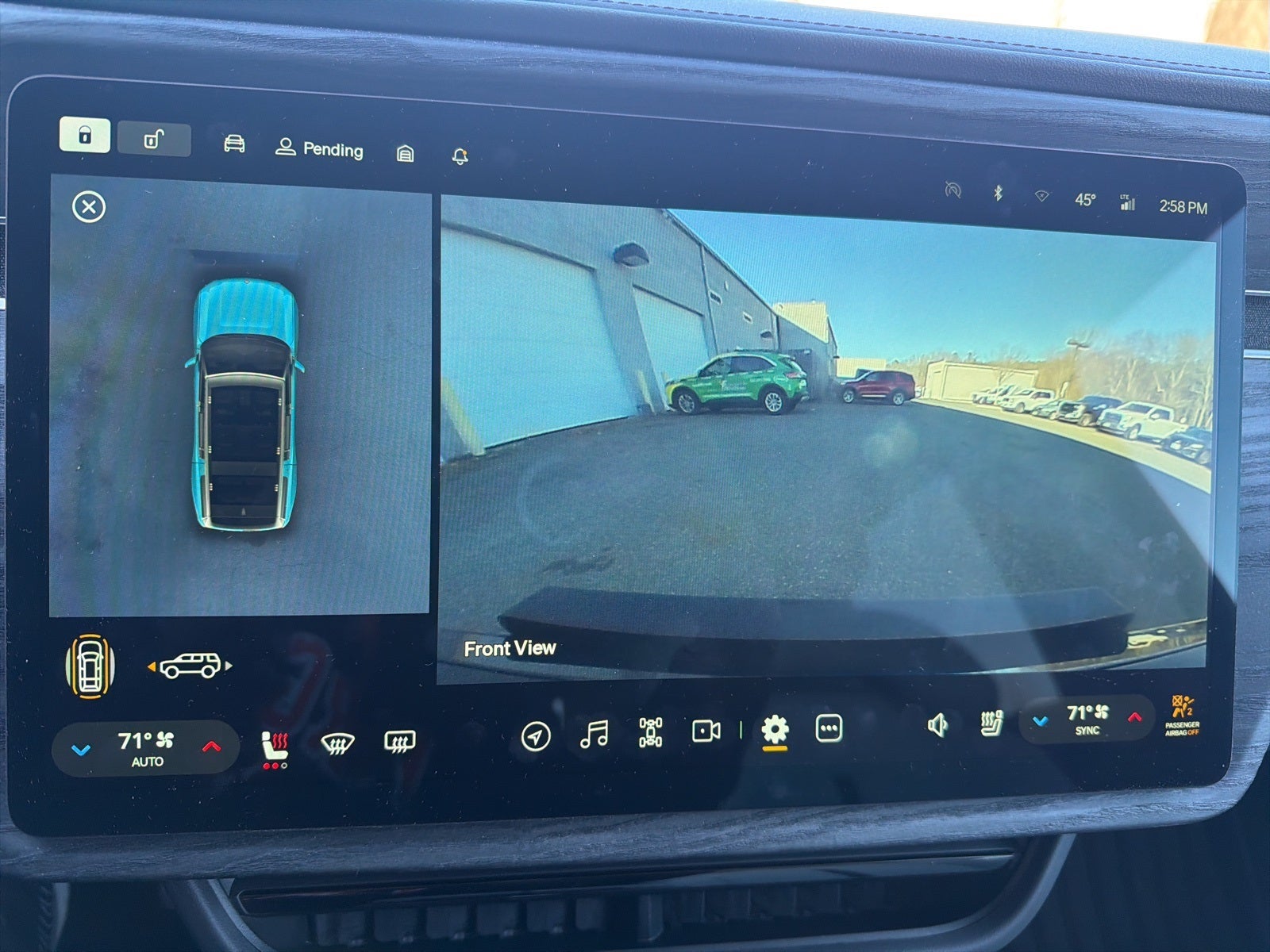 2024 Rivian R1S Adventure Dual-Motor Large