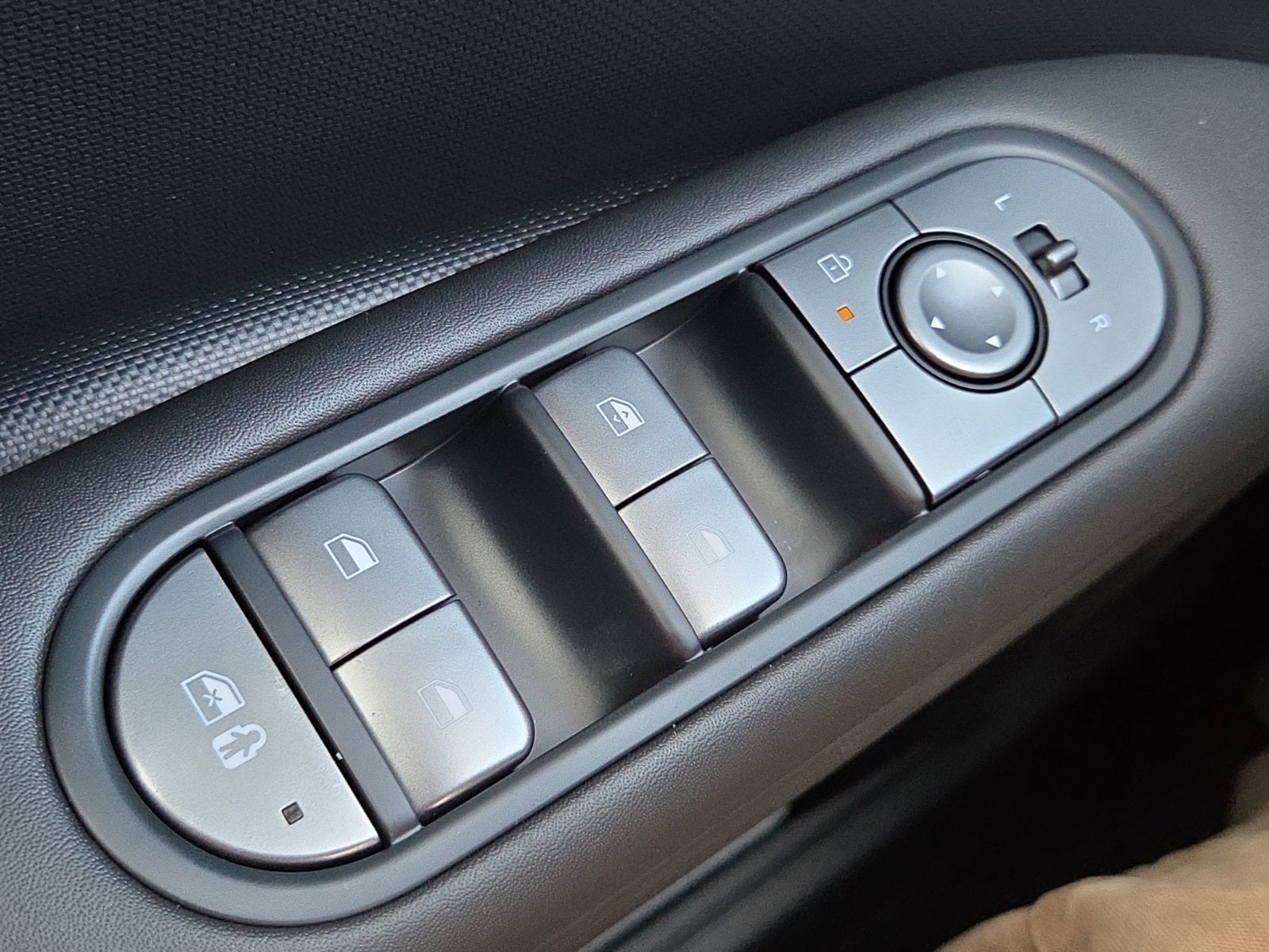 2025 Hyundai IONIQ 5 SE Standard Range