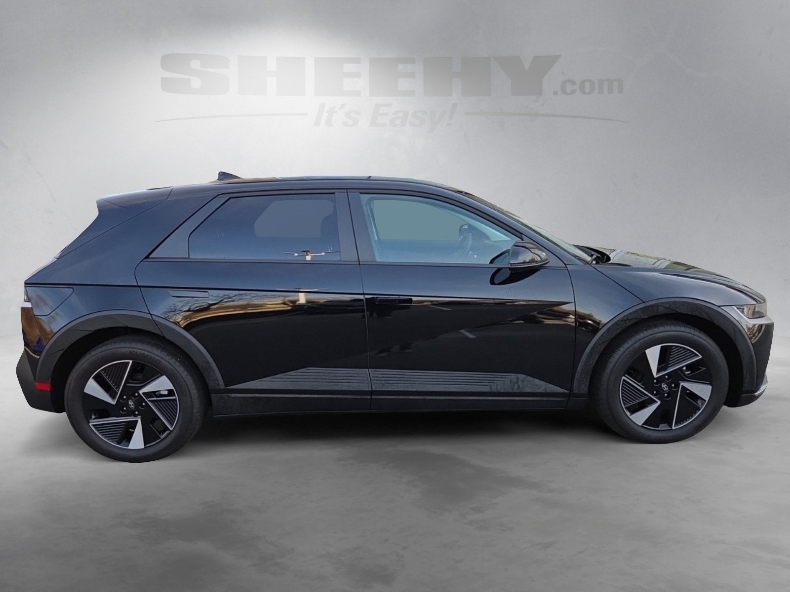 2025 Hyundai IONIQ 5 SE Standard Range