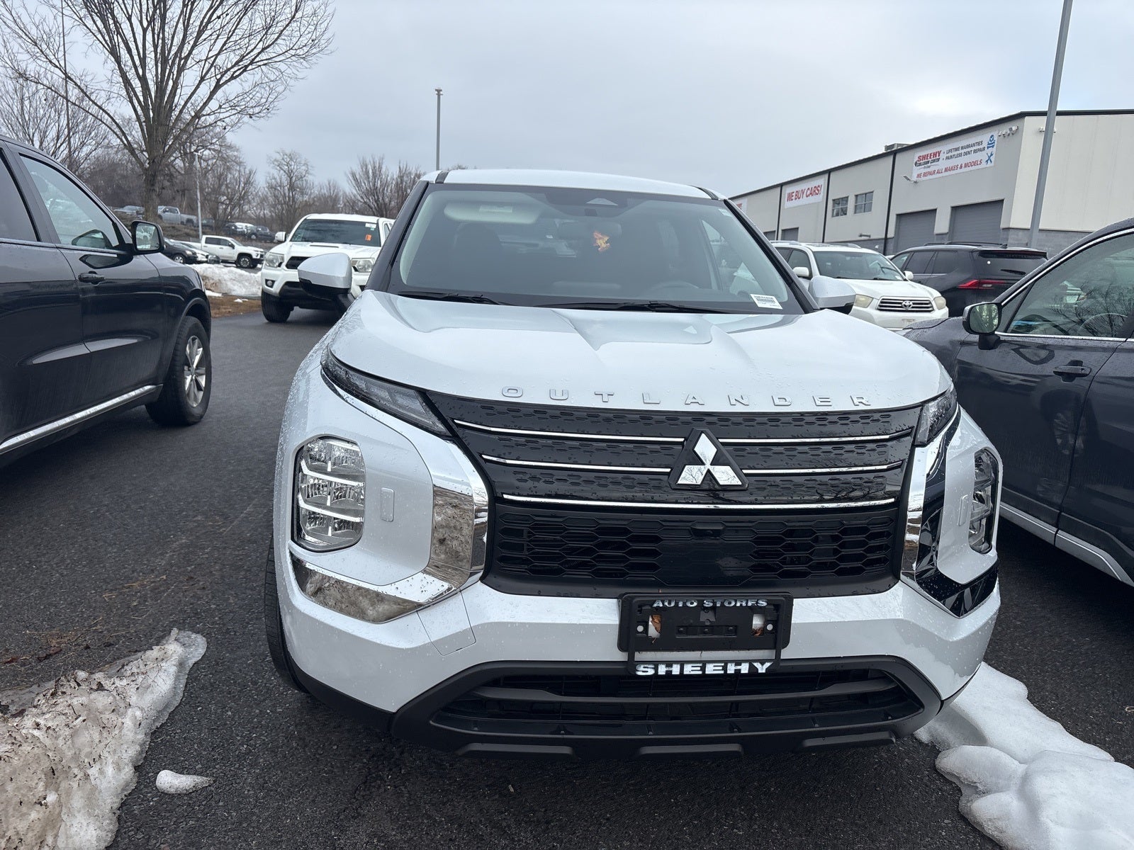 2023 Mitsubishi Outlander ES