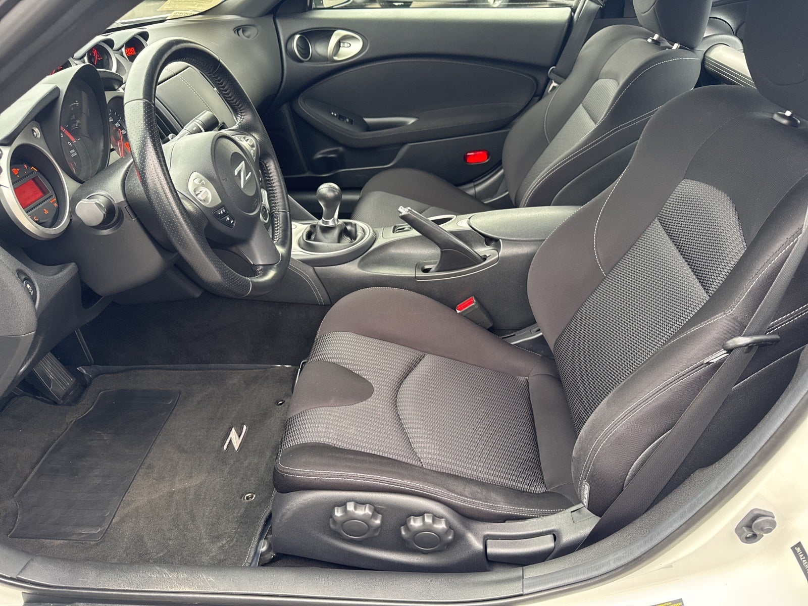 2020 Nissan 370Z Sport