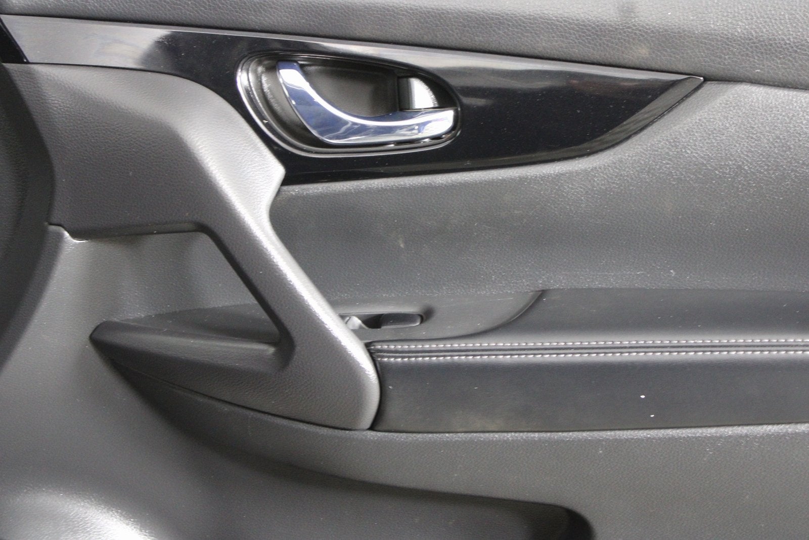 2017 Nissan Rogue Sport SV