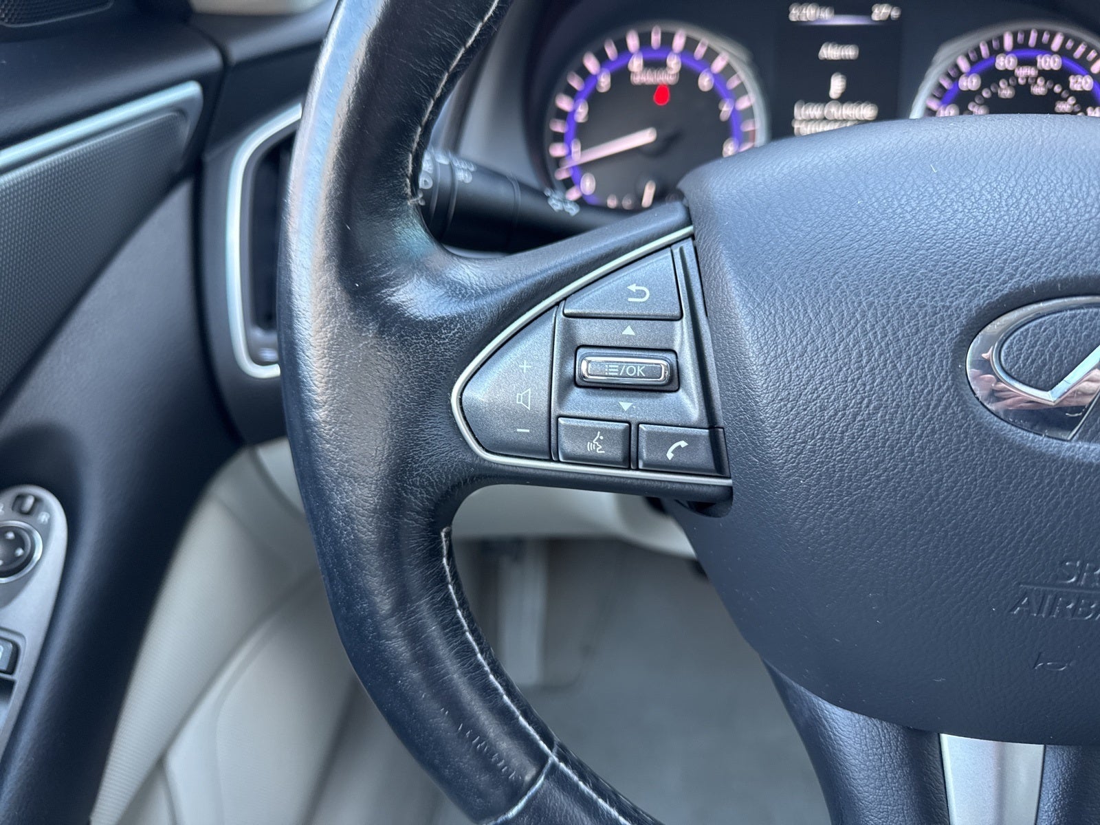 2015 INFINITI Q50 Premium