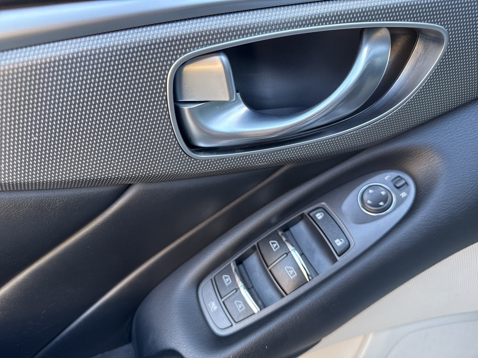 2015 INFINITI Q50 Premium