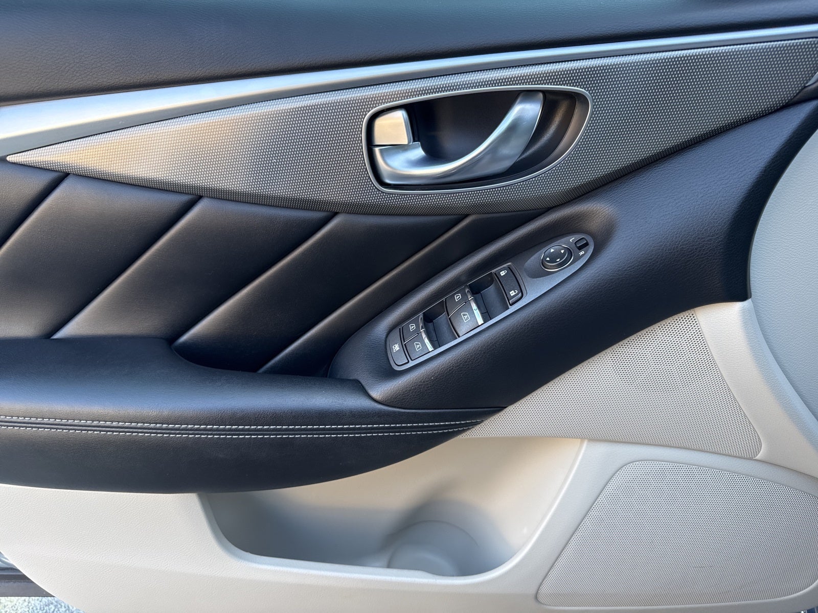 2015 INFINITI Q50 Premium