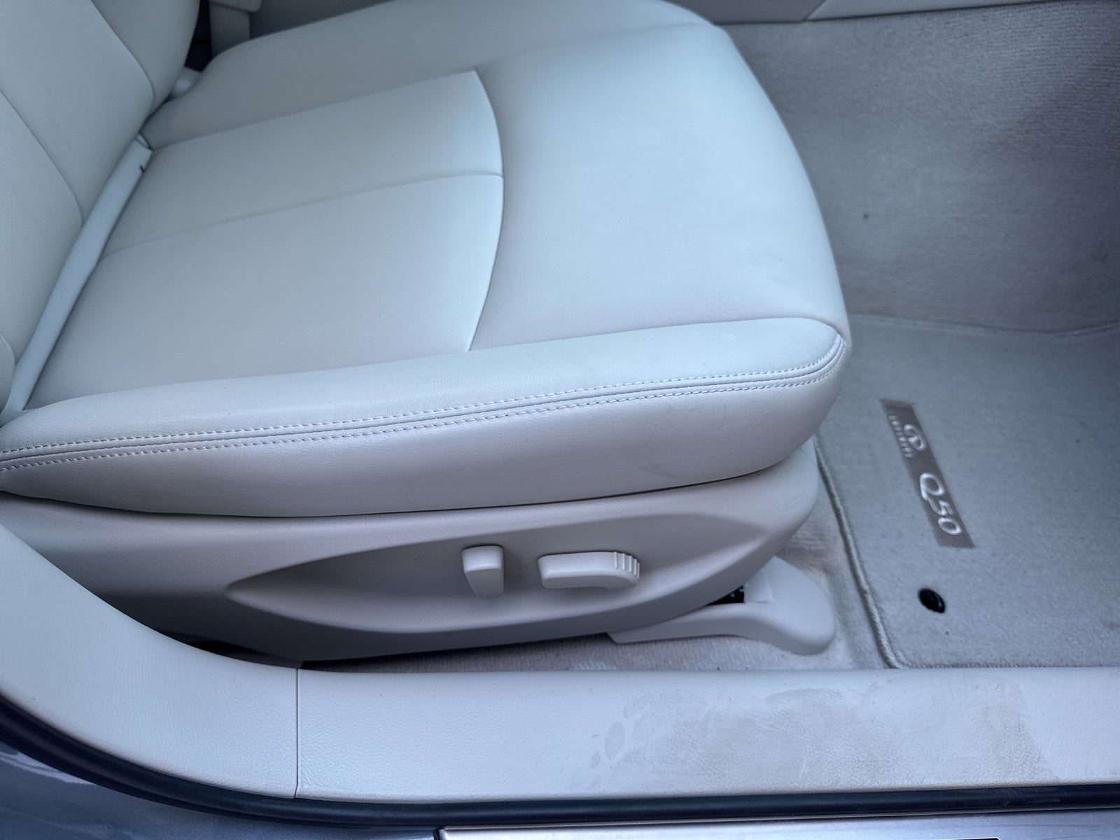 2015 INFINITI Q50 Premium