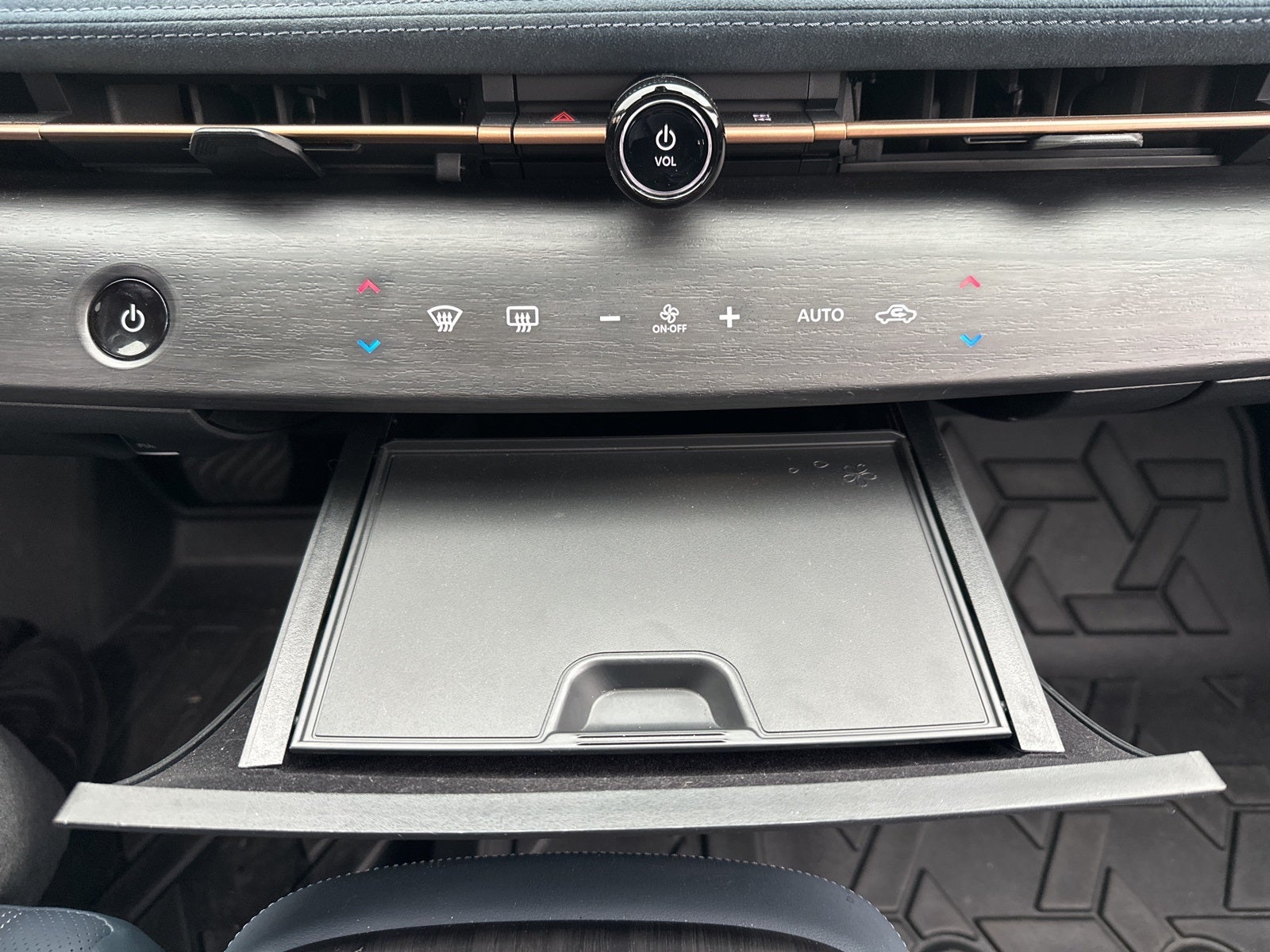 2023 Nissan Ariya PLATINUM+ e-4ORCE