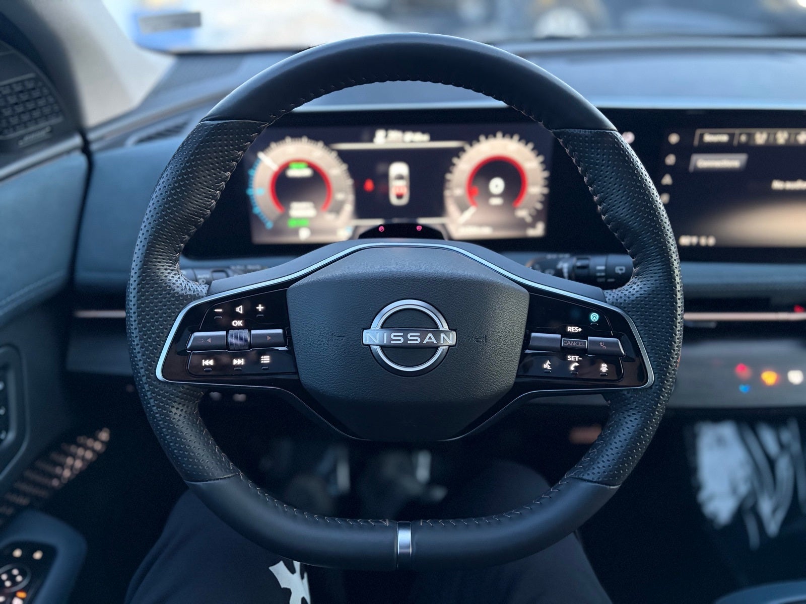 2024 Nissan Ariya PLATINUM+ e-4ORCE