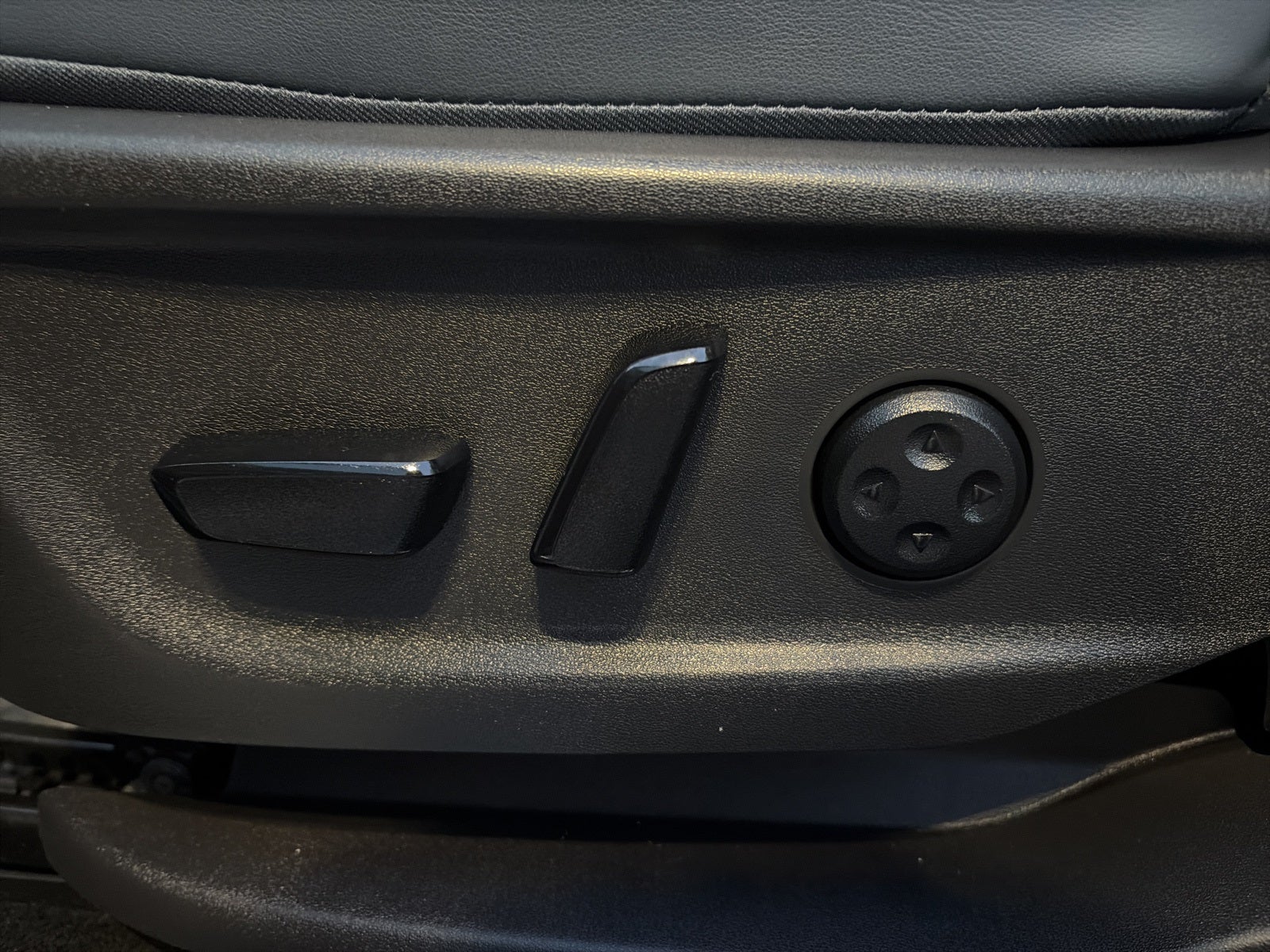 2024 Nissan Ariya PLATINUM+ e-4ORCE