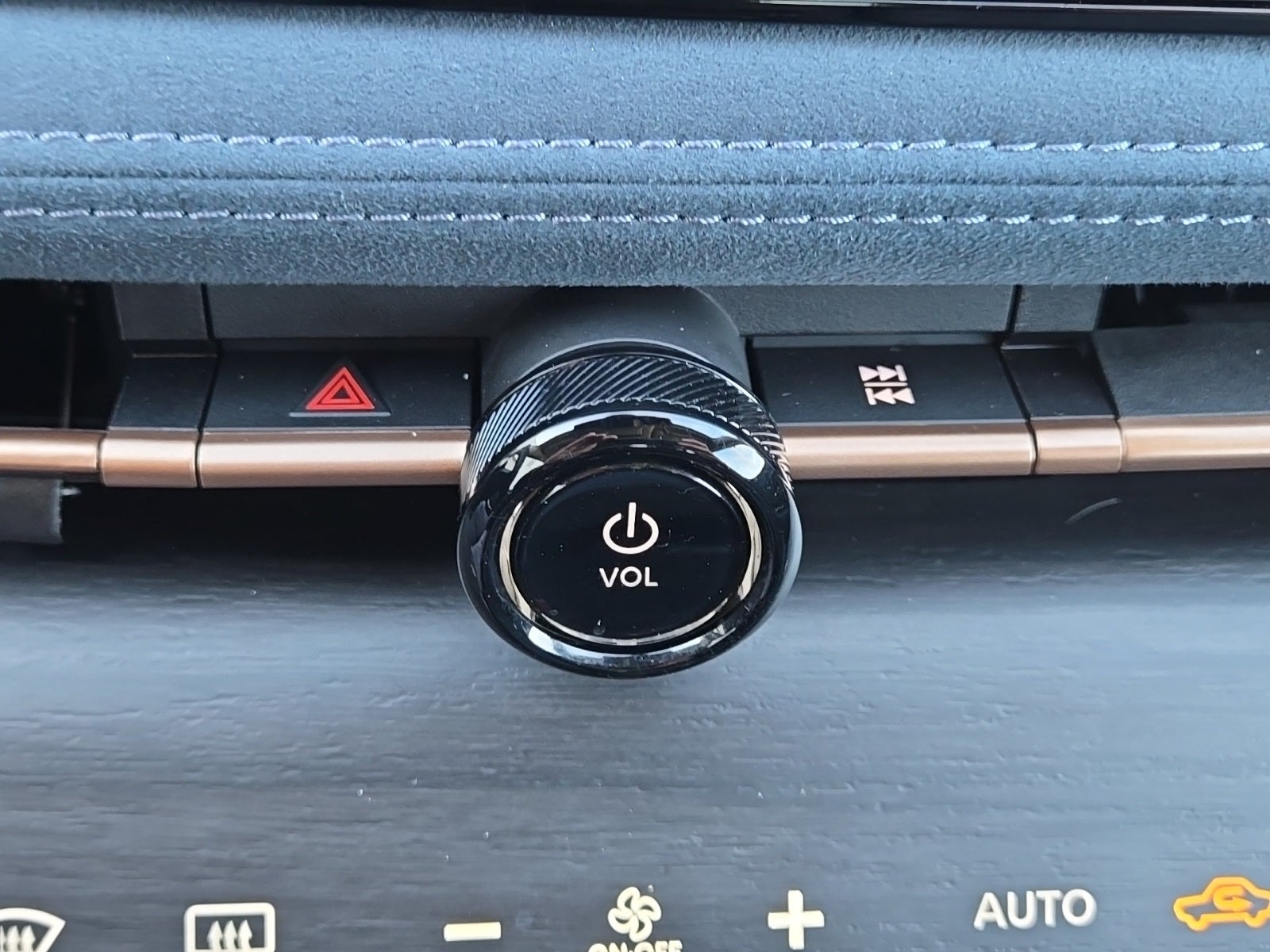 2024 Nissan Ariya PLATINUM+ e-4ORCE