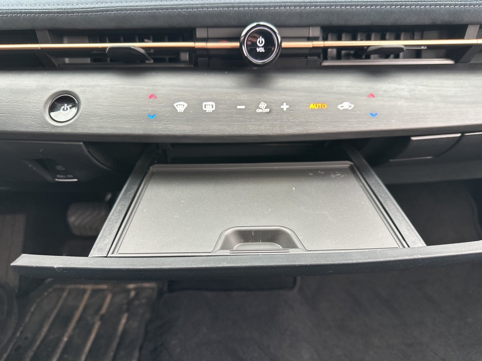 2023 Nissan Ariya PLATINUM+ e-4ORCE