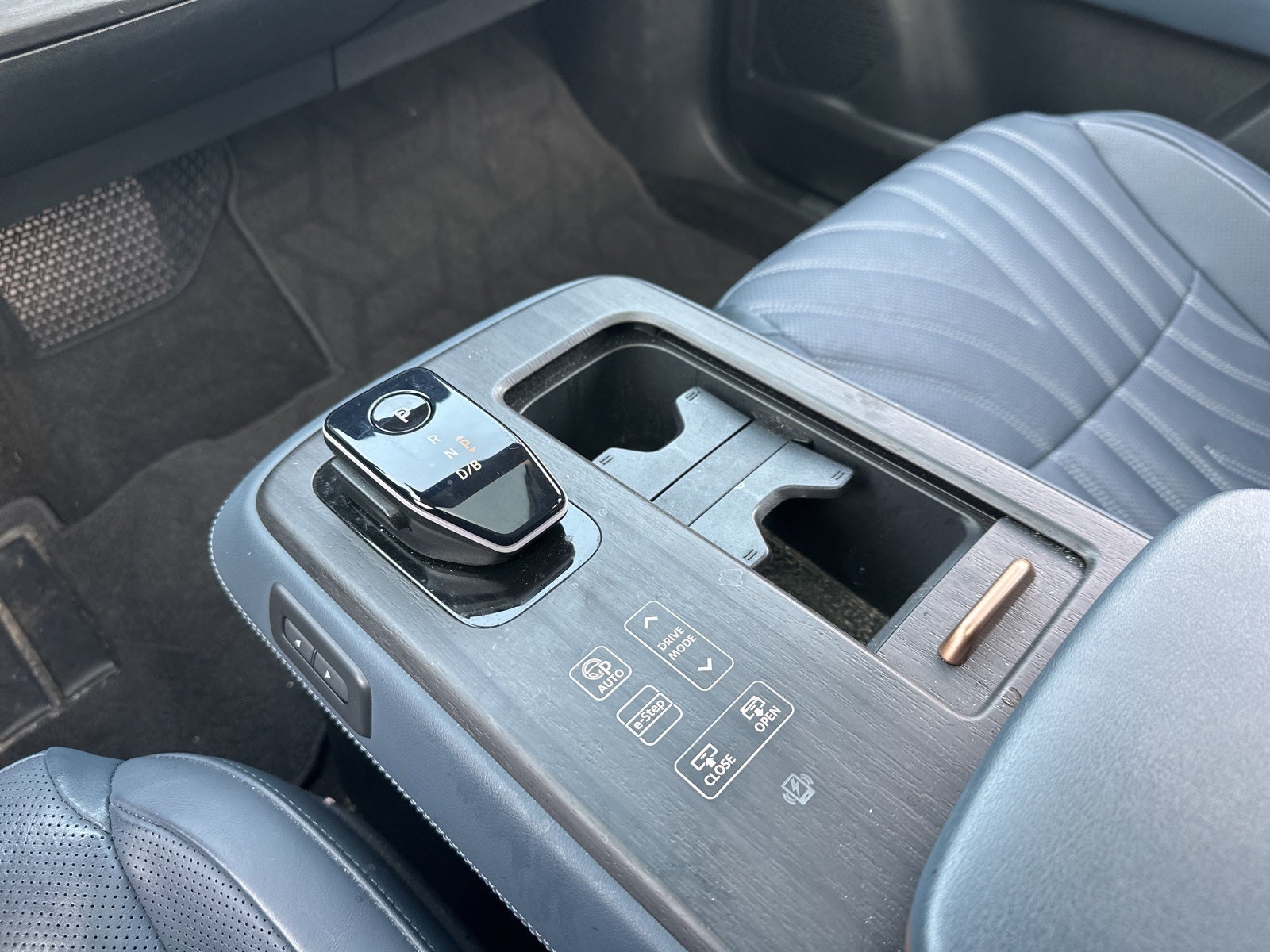 2024 Nissan Ariya PLATINUM+ e-4ORCE