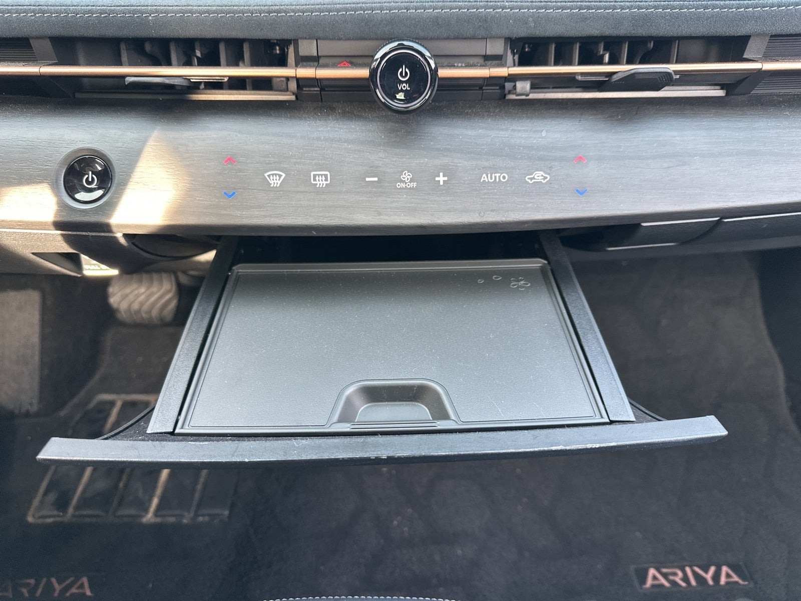 2024 Nissan Ariya PLATINUM+ e-4ORCE