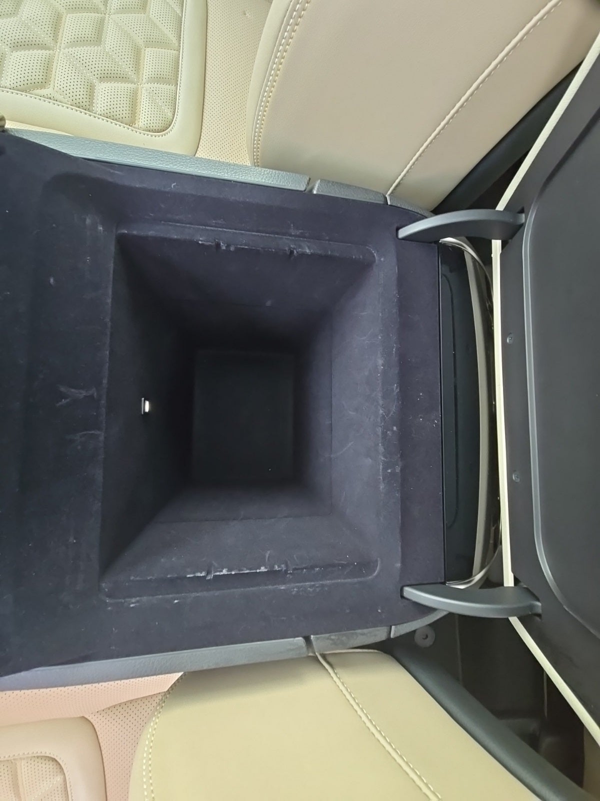 2025 Nissan Armada Platinum