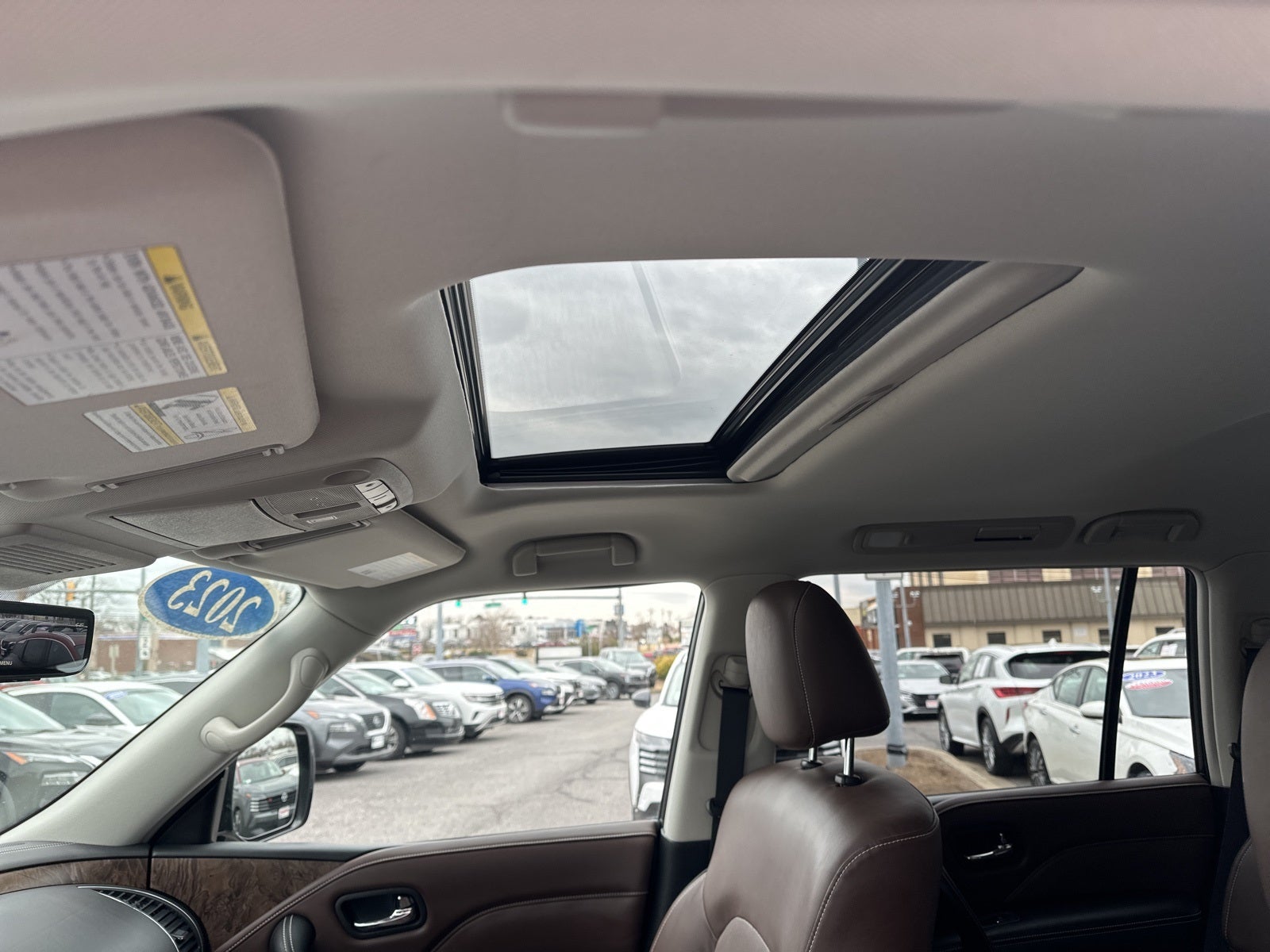 2023 INFINITI QX80 Premium Select