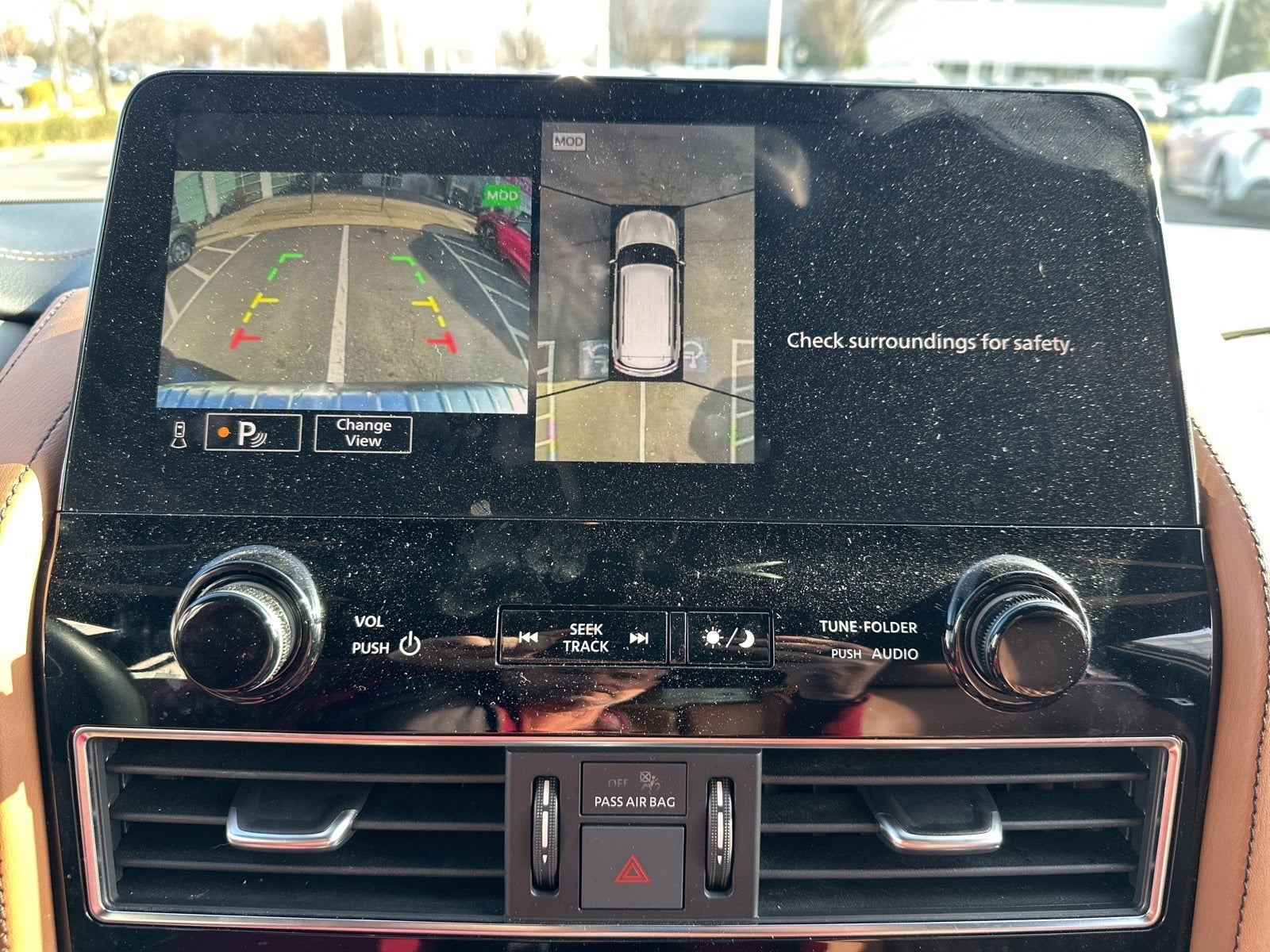 2023 INFINITI QX80 Sensory