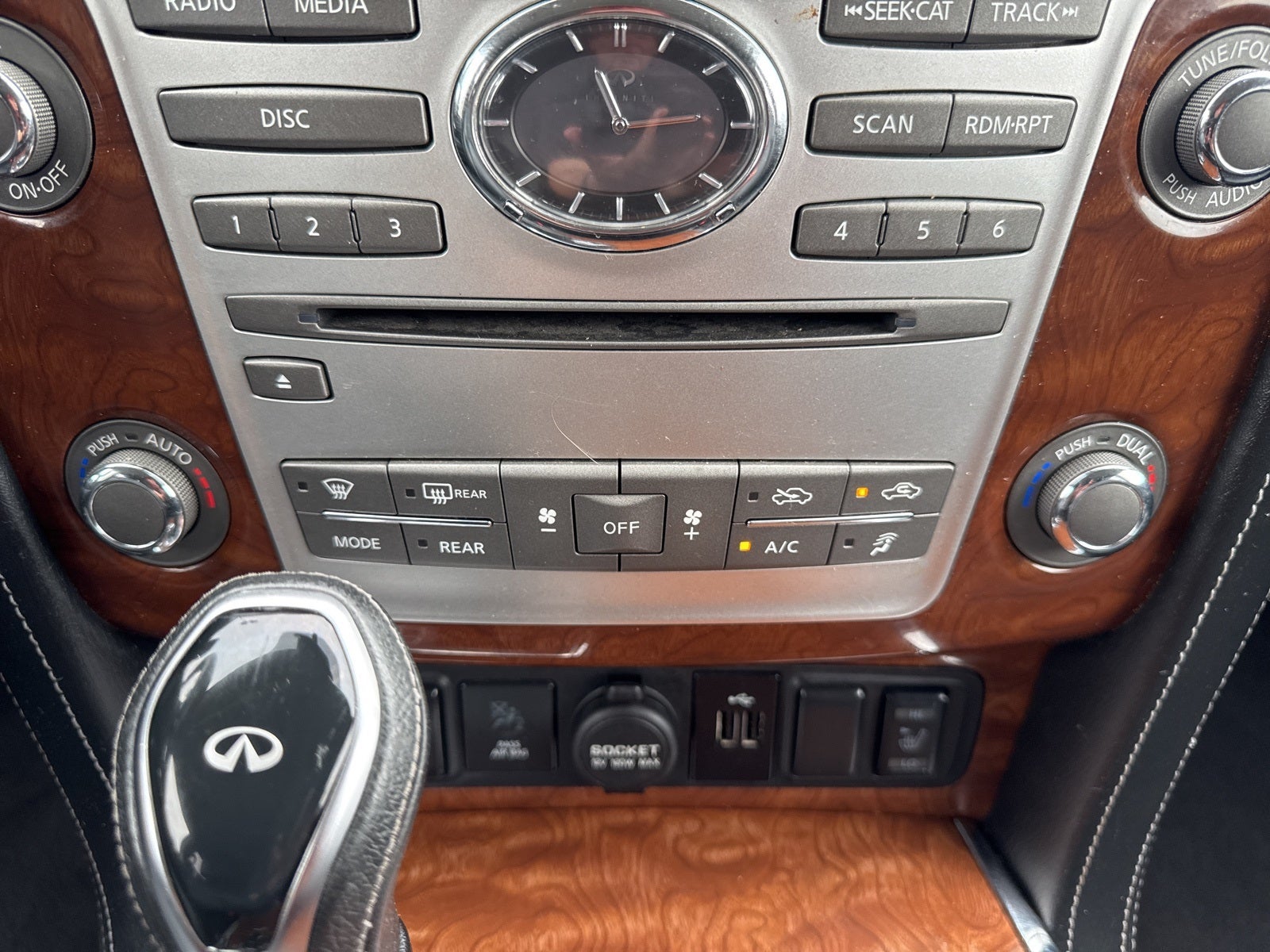 2019 INFINITI QX80 LUXE