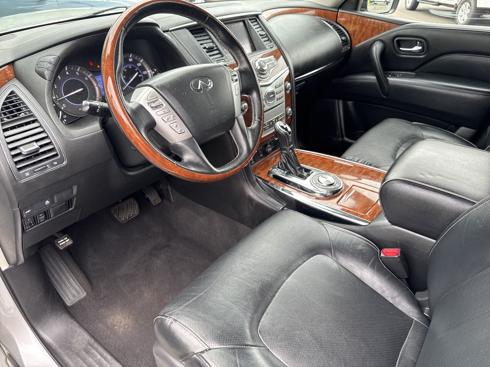 2019 INFINITI QX80 LUXE